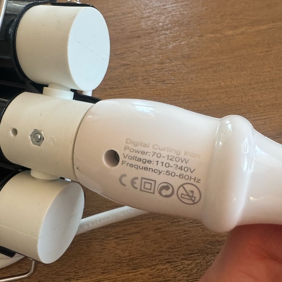 Sephora Bondi Boost Black and White Triple Barrel Deep Waver Curling Iron - Picture 3 of 7